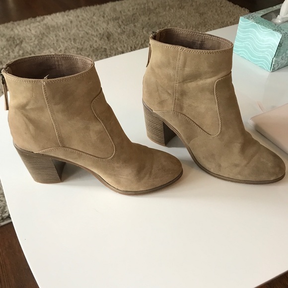 BC Crew Boot In Taupe - Picture 5 of 8